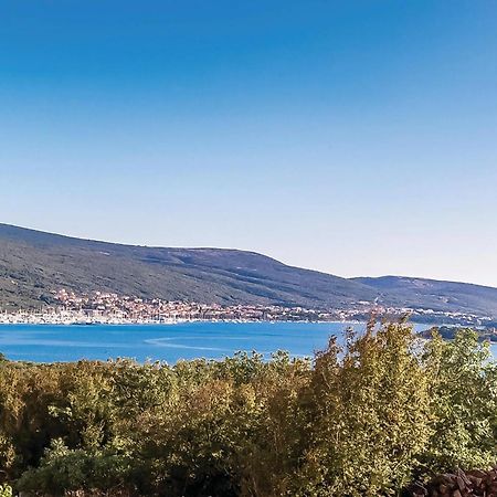 Stunning Apartment In Kornic With House Sea View מראה חיצוני תמונה