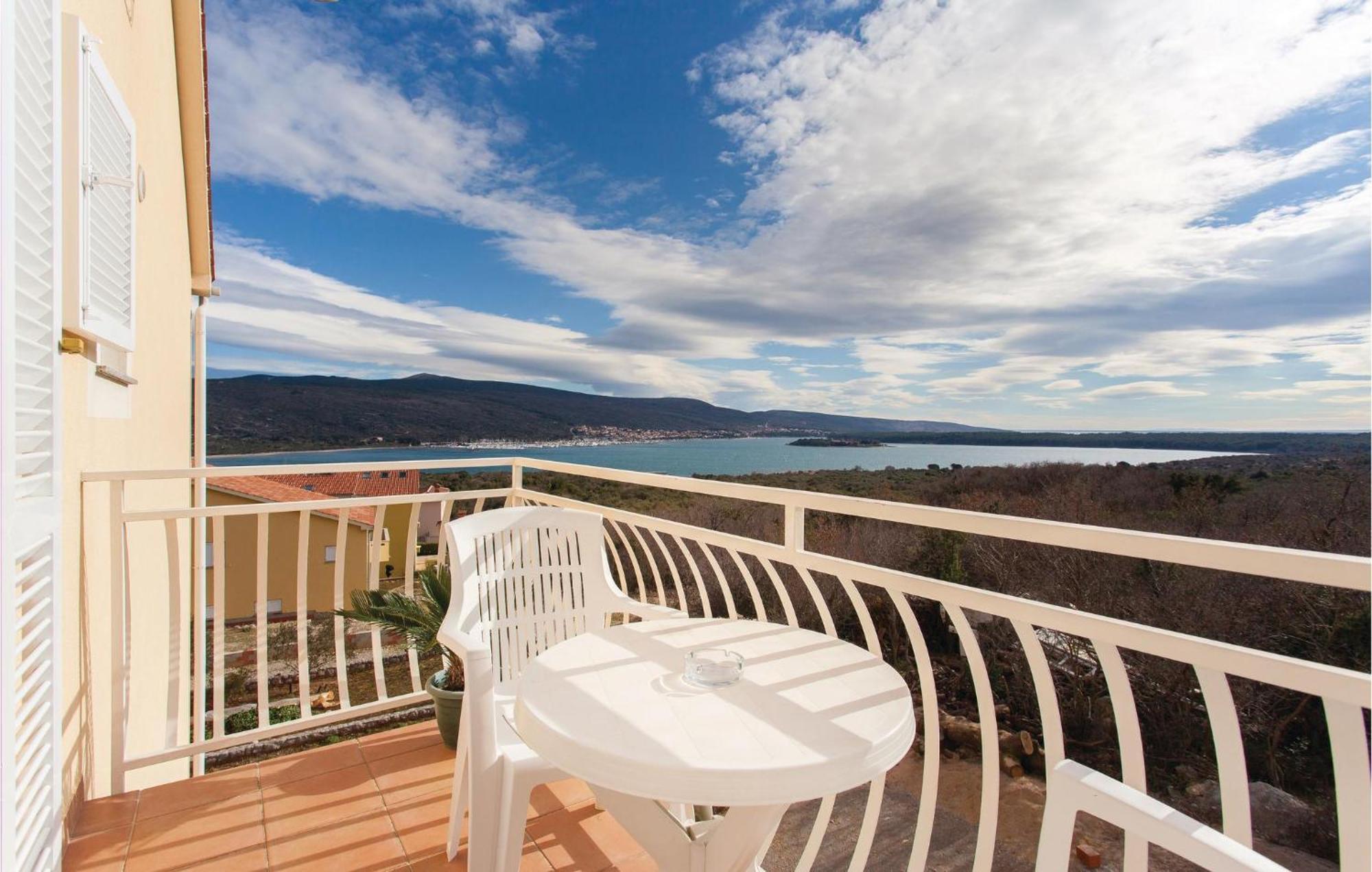 Stunning Apartment In Kornic With House Sea View מראה חיצוני תמונה